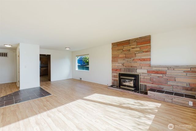 2110 E 17th Street, Bremerton, WA 98310