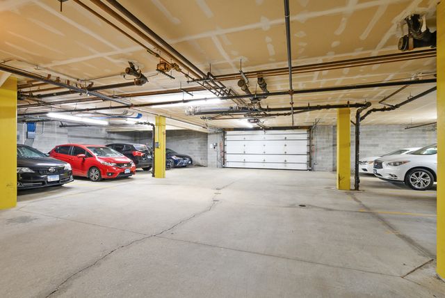 5100 W 96th Street 240, Oak Lawn, IL 60453
