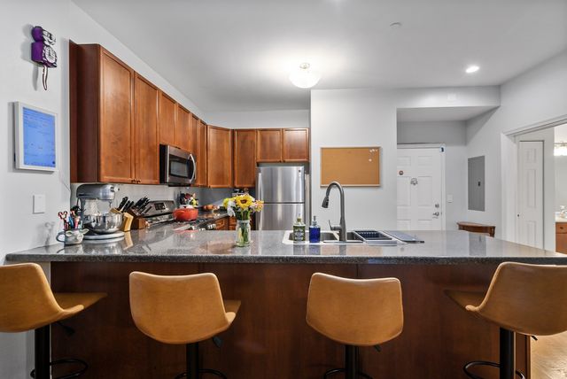 5100 W 96th Street 240, Oak Lawn, IL 60453
