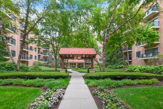 5100 W 96th Street 240, Oak Lawn, IL 60453