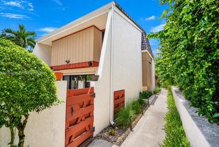 3908 Parkside Lane 229, Hollywood, FL 33021