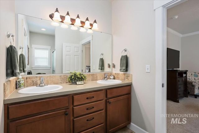 2298 E Mcpherson St, Meridian, ID 83642