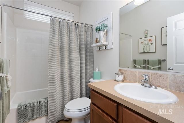 2298 E Mcpherson St, Meridian, ID 83642