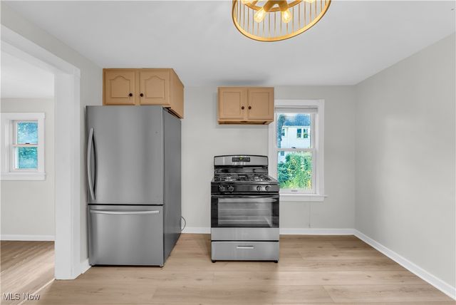 2230 Alger Road, Lakewood, OH 44107