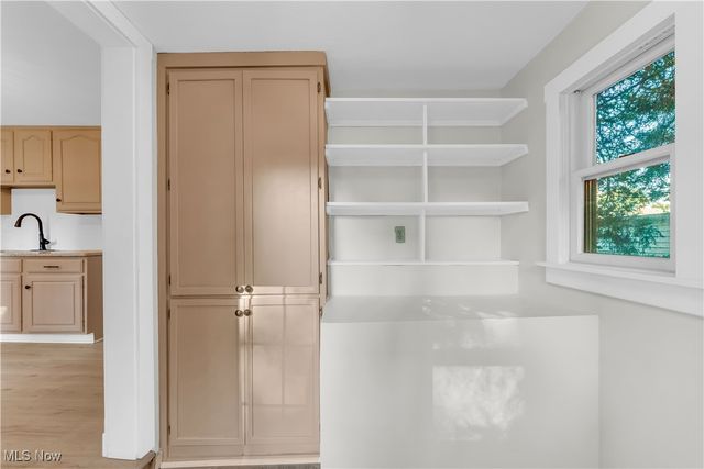 2230 Alger Road, Lakewood, OH 44107