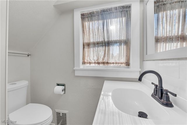 2230 Alger Road, Lakewood, OH 44107