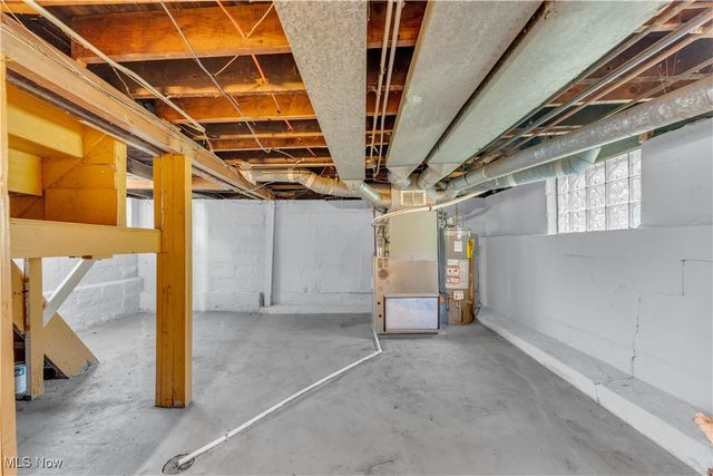 2230 Alger Road, Lakewood, OH 44107