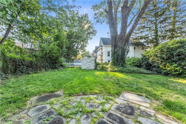 2230 Alger Road, Lakewood, OH 44107