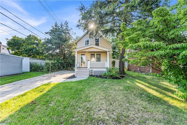 2230 Alger Road, Lakewood, OH 44107