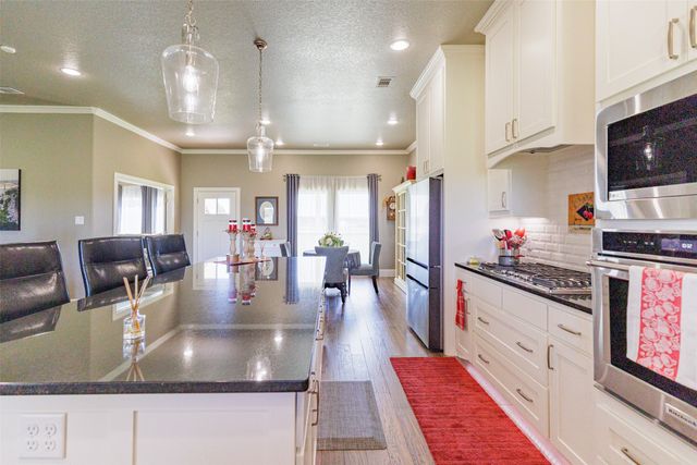 121 County Road 2571, Alvord, TX 76225