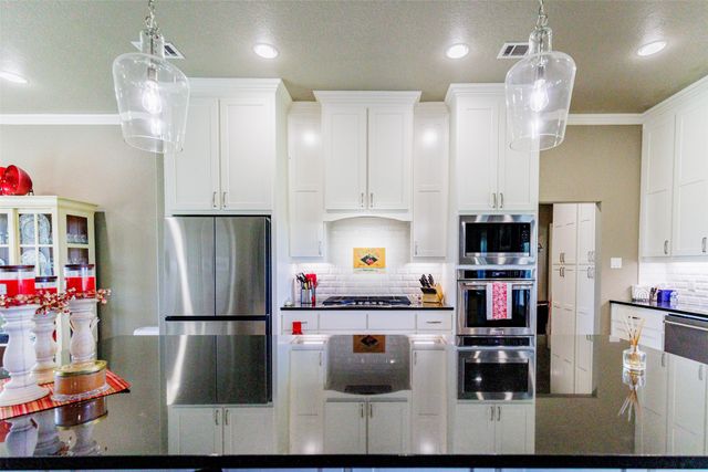 121 County Road 2571, Alvord, TX 76225