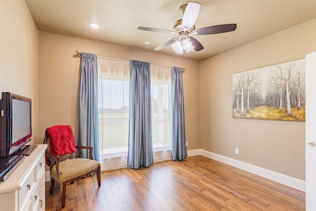 121 County Road 2571, Alvord, TX 76225