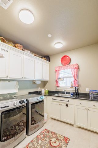 121 County Road 2571, Alvord, TX 76225