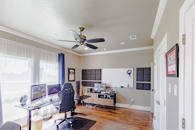 121 County Road 2571, Alvord, TX 76225