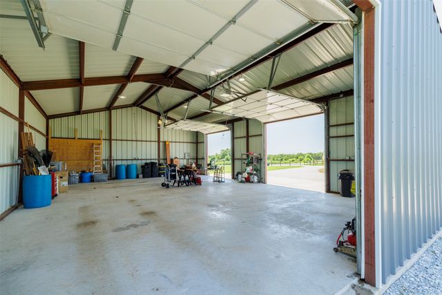 121 County Road 2571, Alvord, TX 76225