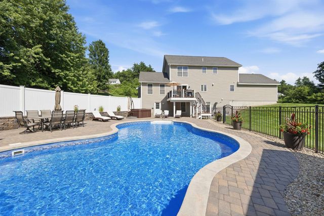 9 Conservation Drive, Merrimack, NH 03054