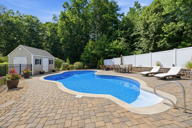 9 Conservation Drive, Merrimack, NH 03054