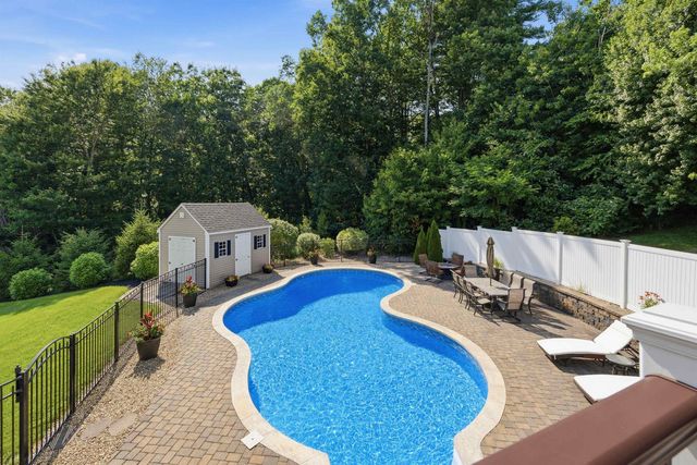 9 Conservation Drive, Merrimack, NH 03054