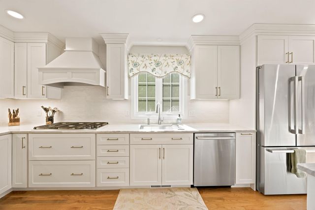 9 Conservation Drive, Merrimack, NH 03054