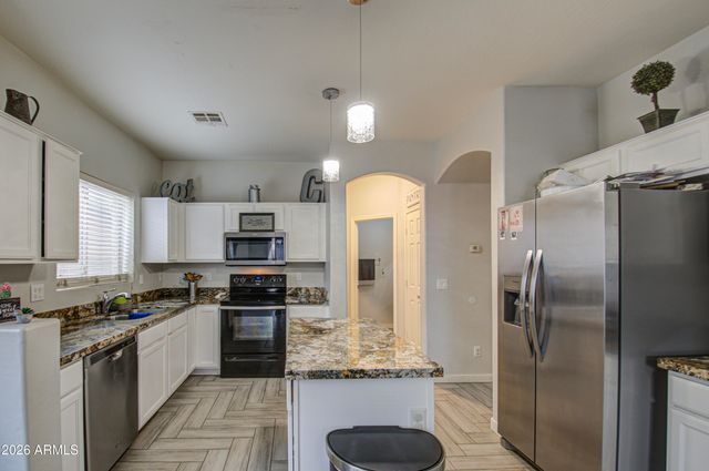 9133 W RAYMOND Street, Tolleson, AZ 85353