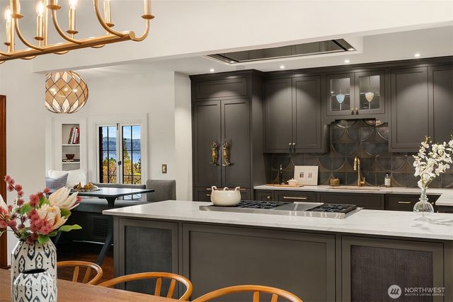 3220 Sierra Drive S, Seattle, WA 98144