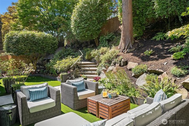 3220 Sierra Drive S, Seattle, WA 98144