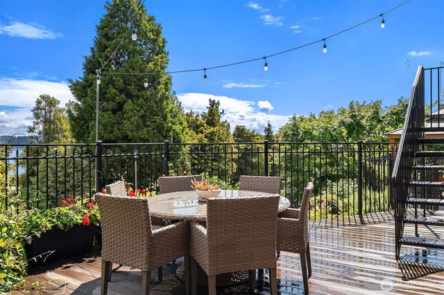 3220 Sierra Drive S, Seattle, WA 98144