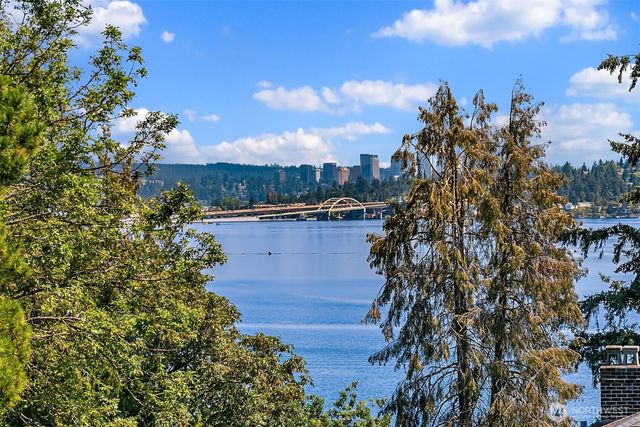 3220 Sierra Drive S, Seattle, WA 98144