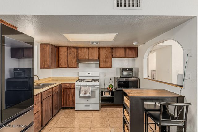 219 S Bisbee Avenue, Willcox, AZ 85643