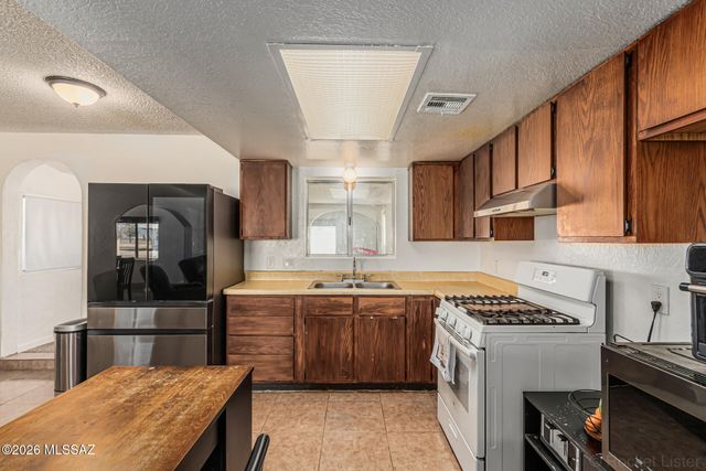 219 S Bisbee Avenue, Willcox, AZ 85643