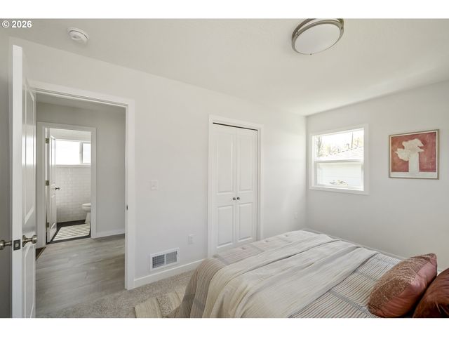 4750 Sw LARCH Dr, Beaverton, OR 97005