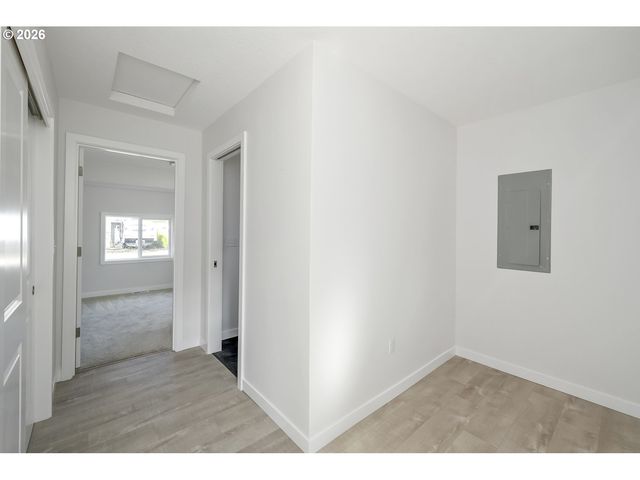 4750 Sw LARCH Dr, Beaverton, OR 97005