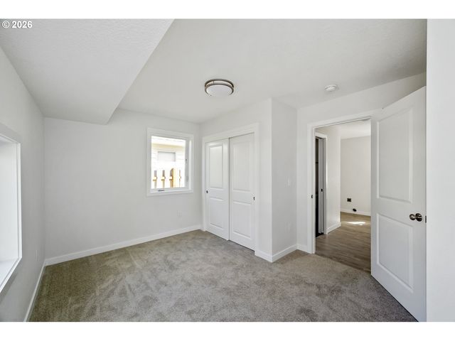 4750 Sw LARCH Dr, Beaverton, OR 97005