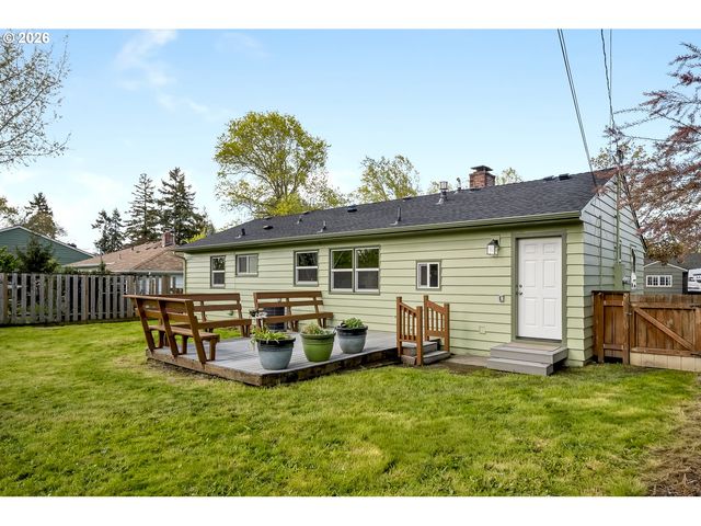 4750 Sw LARCH Dr, Beaverton, OR 97005