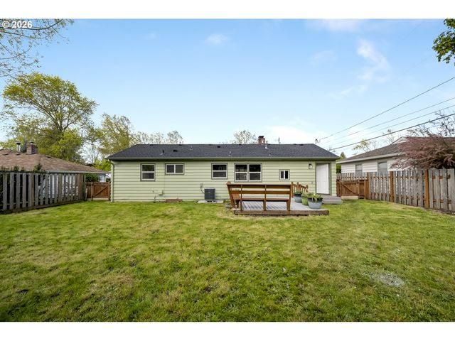 4750 Sw LARCH Dr, Beaverton, OR 97005