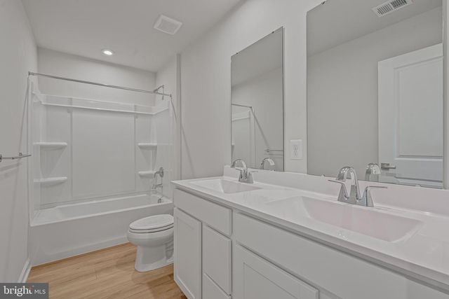 35 EAGLE DR, Gettysburg, PA 17325