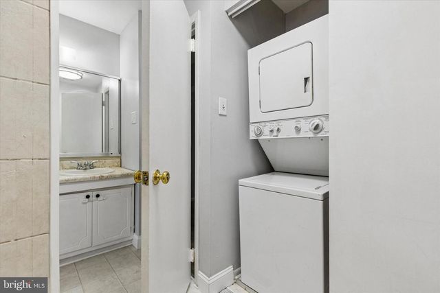 230 HOLLY DR, King Of Prussia, PA 19406