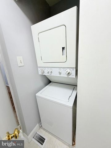 230 HOLLY DR, King Of Prussia, PA 19406