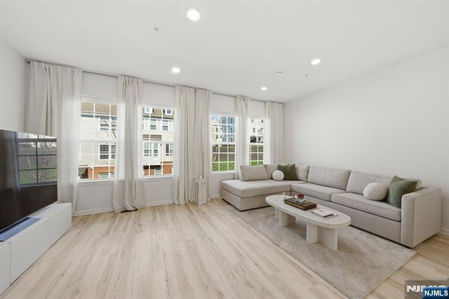 69 Truman Drive 2507, Wood Ridge, NJ 07075