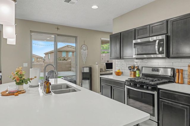 8828 Wind Sock Road NW, Albuquerque, NM 87120