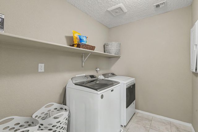 8828 Wind Sock Road NW, Albuquerque, NM 87120