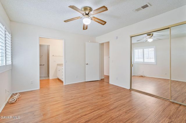 2225 W Avenue K12, Lancaster, CA 93536