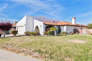 2225 W Avenue K12, Lancaster, CA 93536