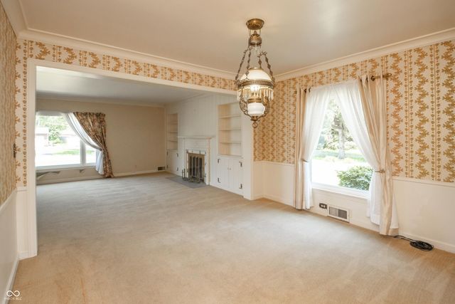 660 East Drive, Seymour, IN 47274