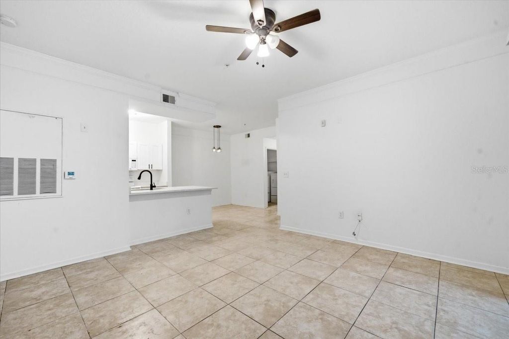 Image 11 of property listing at 17104 CARRINGTON PARK DRIVE 516, Tampa, FL 33647