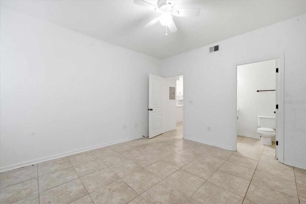 Image 16 of property listing at 17104 CARRINGTON PARK DRIVE 516, Tampa, FL 33647