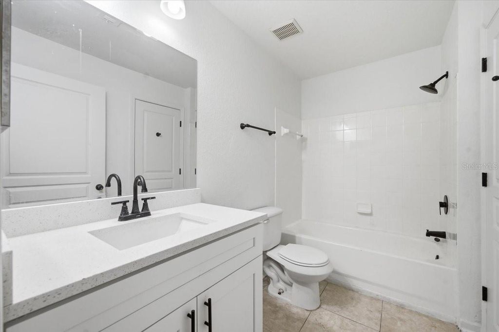 Image 20 of property listing at 17104 CARRINGTON PARK DRIVE 516, Tampa, FL 33647