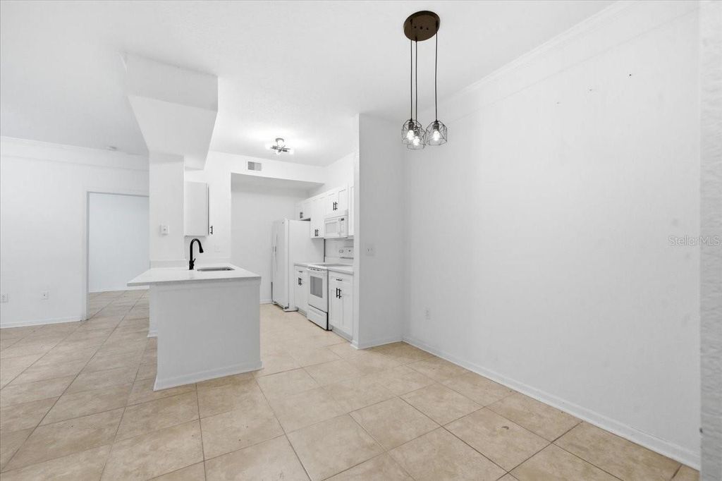 Image 9 of property listing at 17104 CARRINGTON PARK DRIVE 516, Tampa, FL 33647