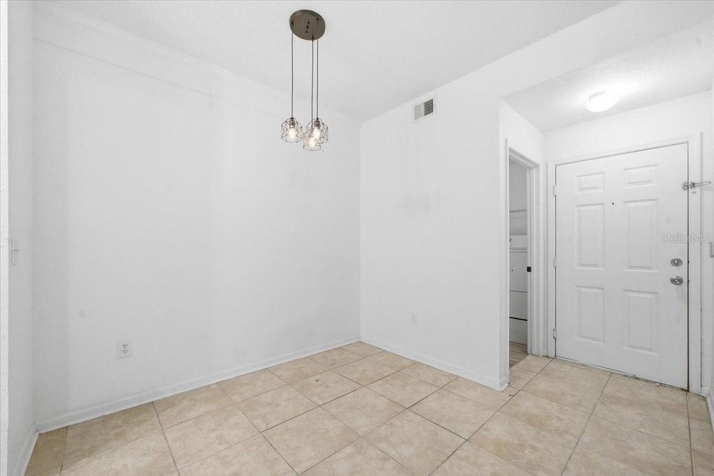 Image 10 of property listing at 17104 CARRINGTON PARK DRIVE 516, Tampa, FL 33647