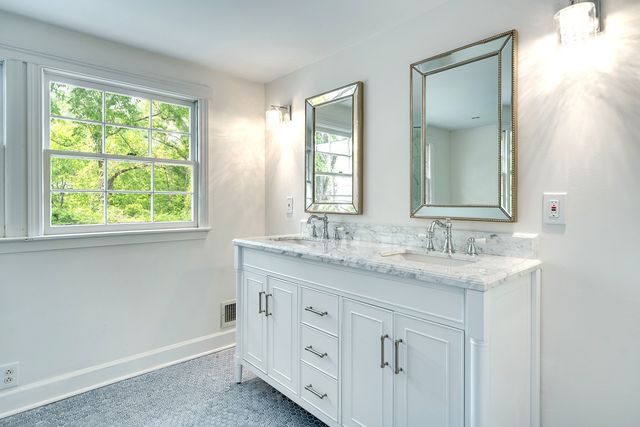 4025 Lealand Ln, Nashville, TN 37204
